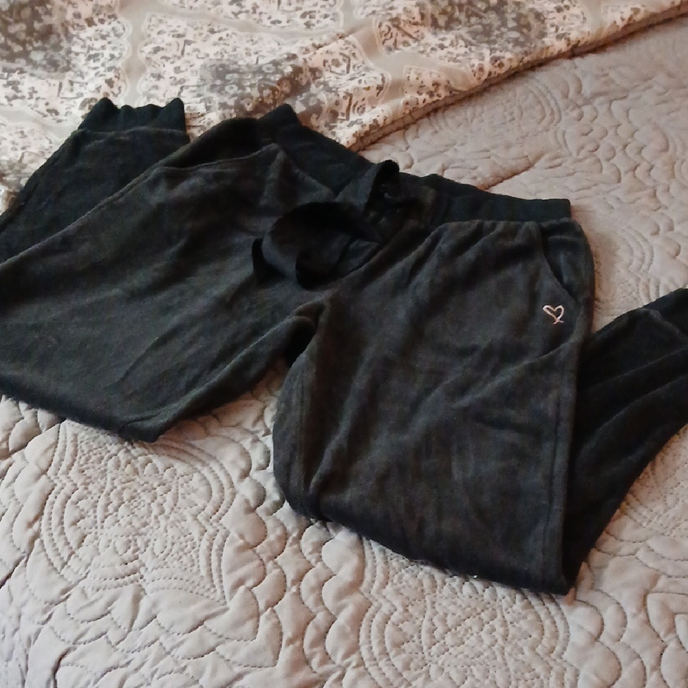 VS Cozy Velour Jogger/Lounge Pants with Heart Embroidery